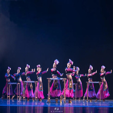 第十一届小荷风采小手绣花献给党儿童演出服彝族舞蹈民族苗族服装