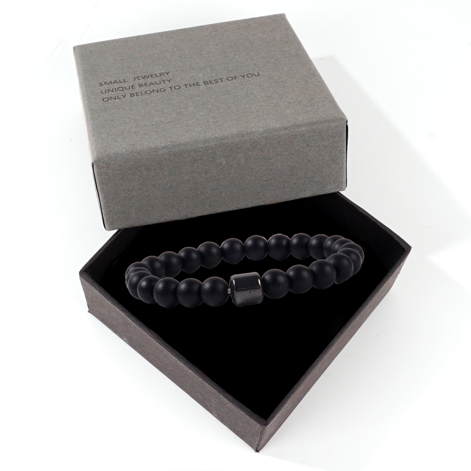 서리로 덥은 돌 선물 상자