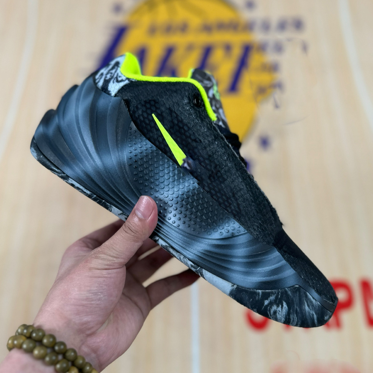 Zapatillas de Baloncesto para Hombre Freak 8 de Piel y Caucho Antideslizantes y Amortiguadoras
