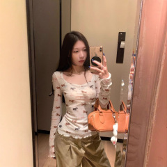 美式辣妹小狗印花长袖T恤女2025早秋设计感修身显瘦别致百搭上衣