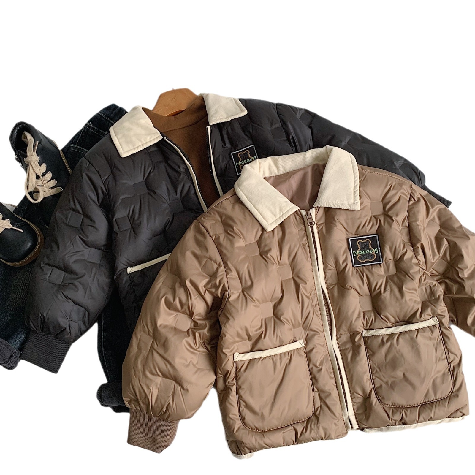 Chaqueta de plumón para niños Maibao 2024 invierno nuevo producto estándar suelto 90 plumón de pato blanco cálido versión coreana salvaje F0472