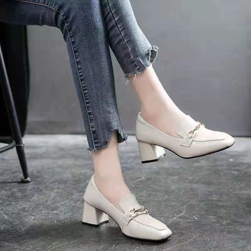 2022 primavera y verano nuevos zapatos de cuero suave de estilo británico zapatos de cuero suave para mujer zapatos de tacón grueso de tacón medio para mujer