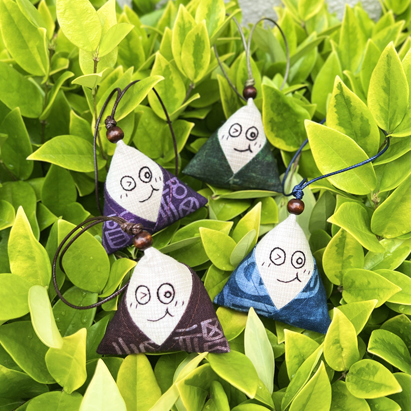 2024 nuevo estilo hecho a mano bolsita de patchwork de bricolaje conejito ajenjo Zongzi decoración de coche bordado Lu bordado colgante de patchwork