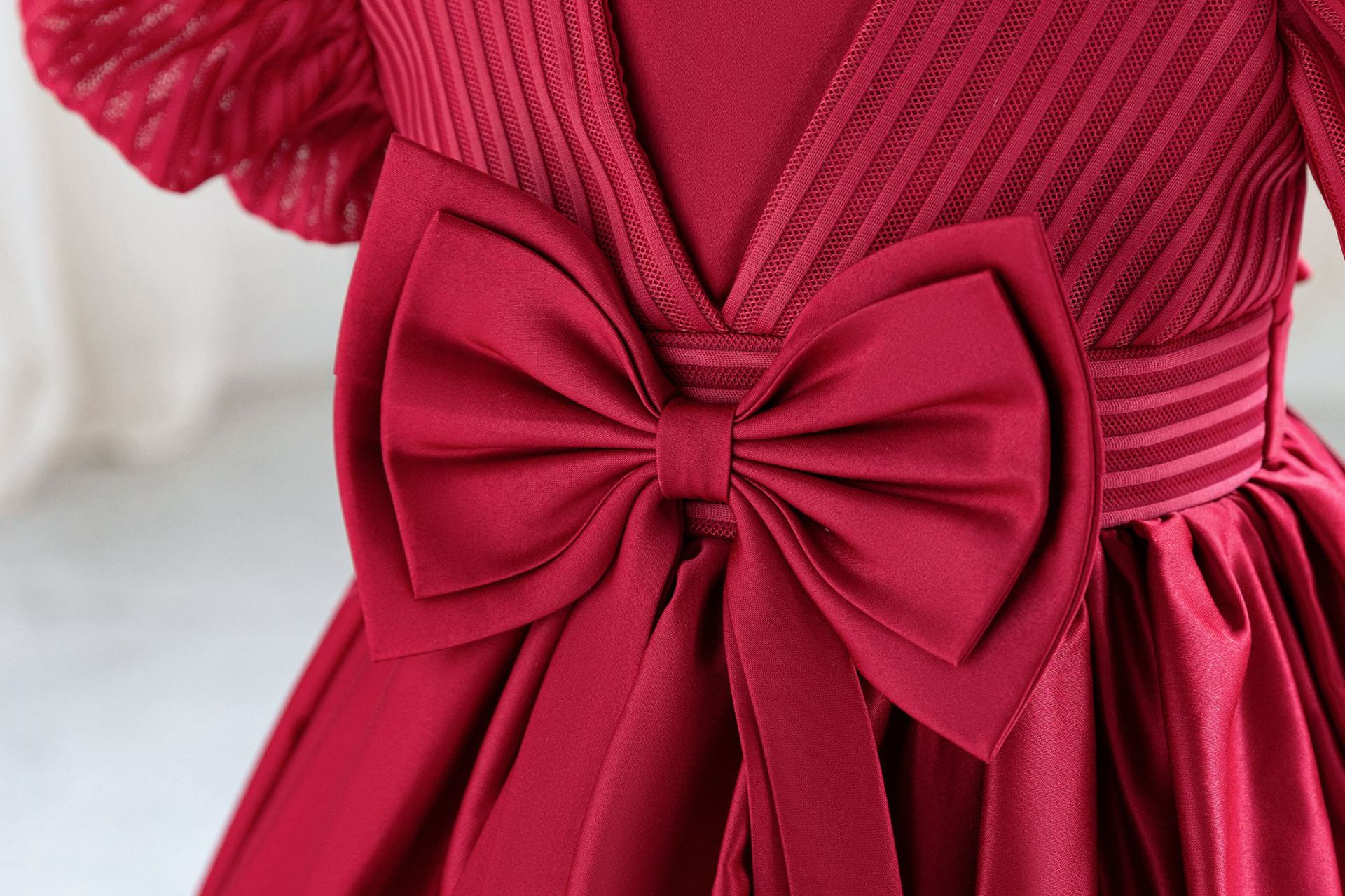 Robe d'anniversaire pour enfant Robe d'anniversaire pour enfant Robe de princesse de première année à rayures en satin avec nœud_voghion.com