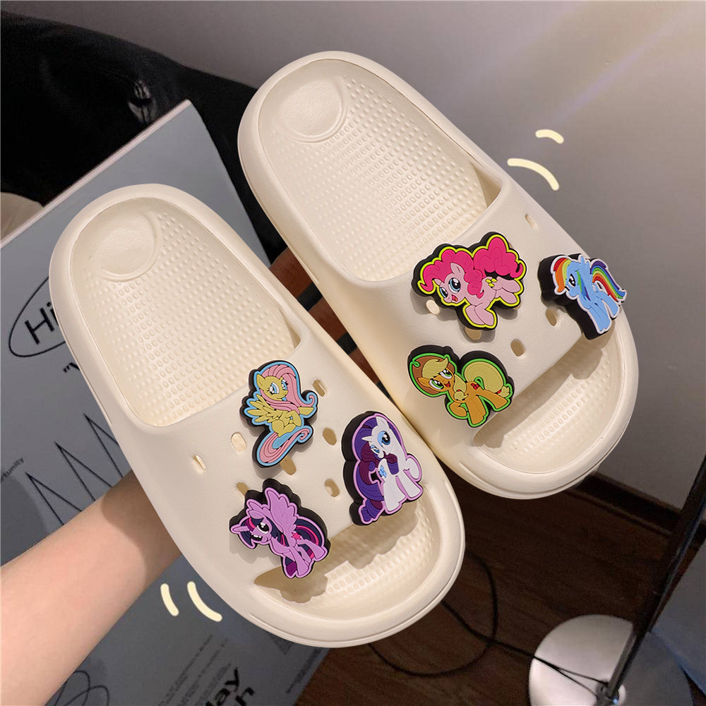 Xiaoma Baoli 2025 nuevos niños medianos y grandes para adultos chanclas lindas sandalias y zapatillas al aire libre de dibujos animados para padres e hijos
