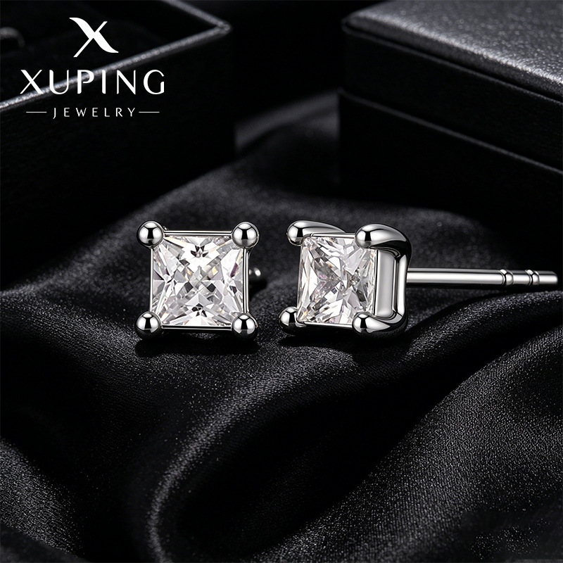 Xuping temperamento clásico simple cuatro garras geometría cuadrada pernos de orejas aleación de cobre chapado blanco fácil de usar auriculares al por mayor