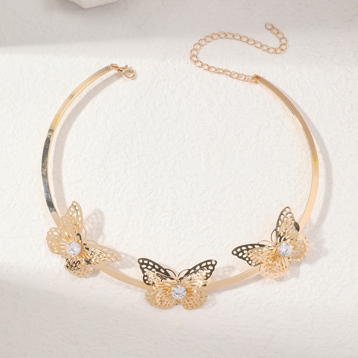 Moda europea y americana nueva mariposa de metal pendientes collares de joyería hip-hop personalidad conjunto de moda para mujeres accesorios exagerados