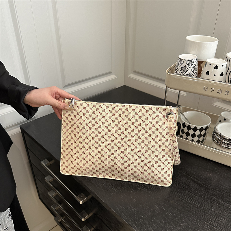Pop simple de alta calidad sobres bolsas de moda para mujeres cena nuevo estilo coreano ins versátil bolsas de mano lujosas