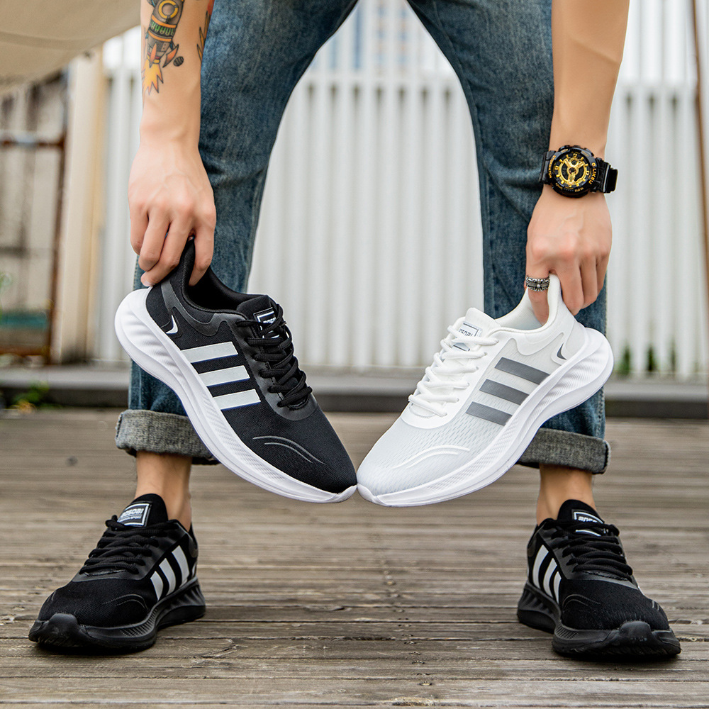 Verano nuevo estilo para hombres y mujeres con el mismo estilo, zapatos deportivos de malla voladora, zapatos casuales de moda, zapatos de pareja, zapatos ligeros para correr