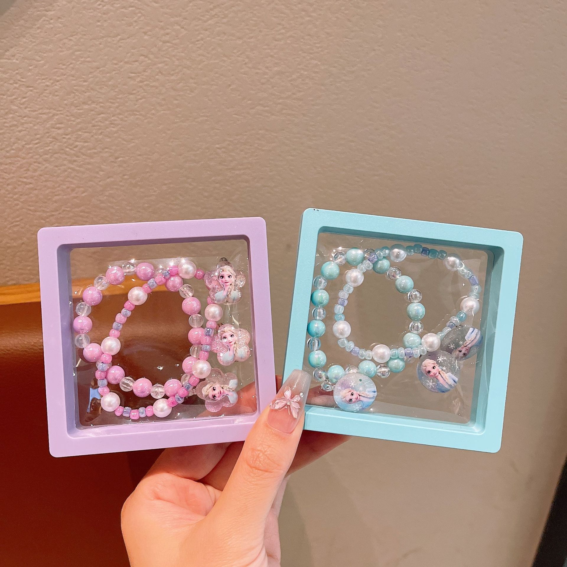 Pulseras de niños lindas super lindas anillos de niña niña niña de dibujos animados clipes de orejas hermosos juegos de joyas de niña al por mayor
