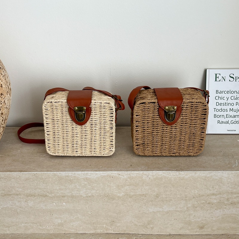 Bolsos de tejido retro estilo nacional para mujeres 2026 nuevo bolso de caja versátil bolso de teléfono móvil bolso de playa nicho bolso de mochila