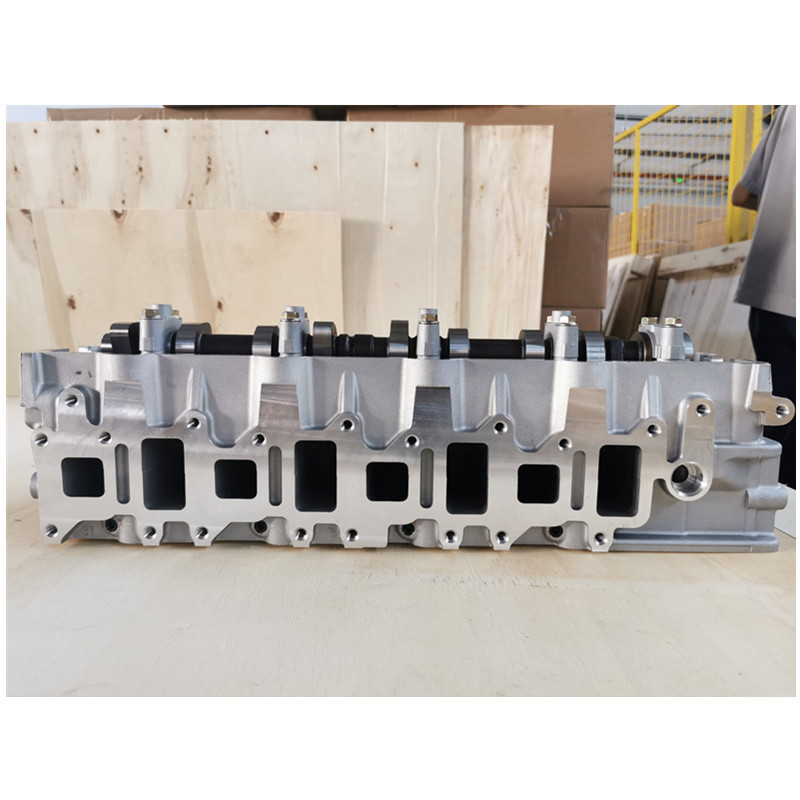 Factory Direct Supply Engine Cylinder Head 4M40T Cylinder Head Assembly Four Cylinder Cast Aluminum Cylinder Head Assembly 4M40T