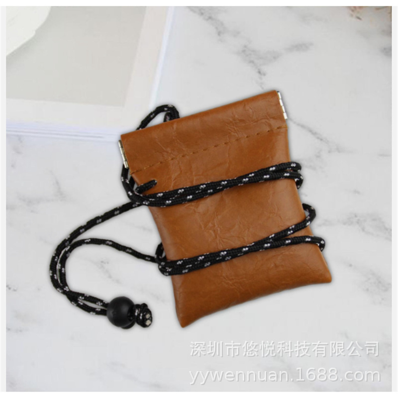跨境防丢弹片自动闭合皮革耳机包 无线蓝牙耳机皮革挂脖收纳袋
