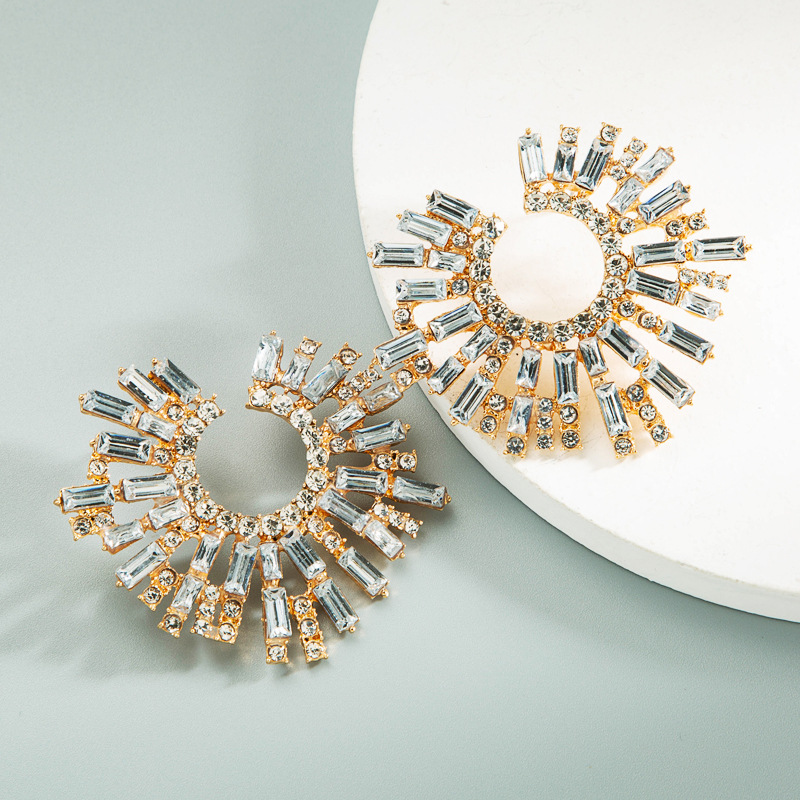 Housewarming, Anniversary, Business, Wedding, Travel, Birthday, Festival Occasion Fashion Water Droplets Diamond Alloy Artificial Gemstones Earrings