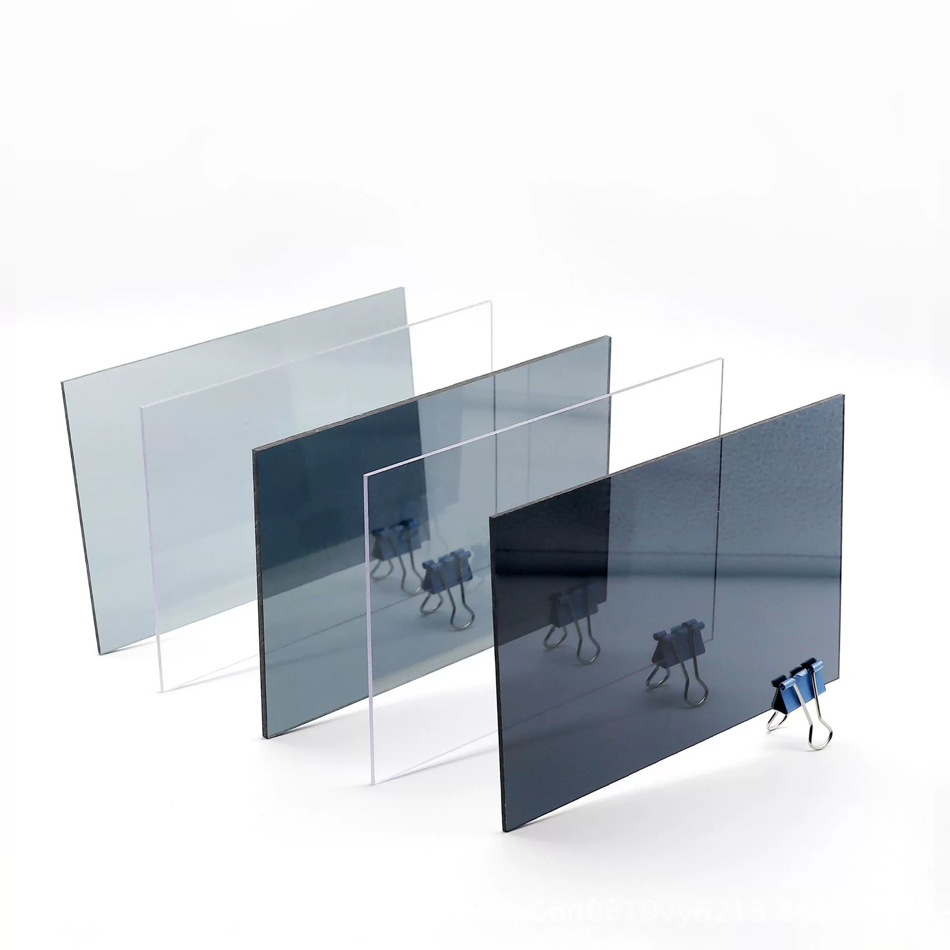 Оптовые поставки от производителя: солнцезащитные панели, ударопрочные панели, двухслойные солнцезащитные панели из ротанга толщиной 12 мм, прозрачные сине-зеленые ударопрочные панели.