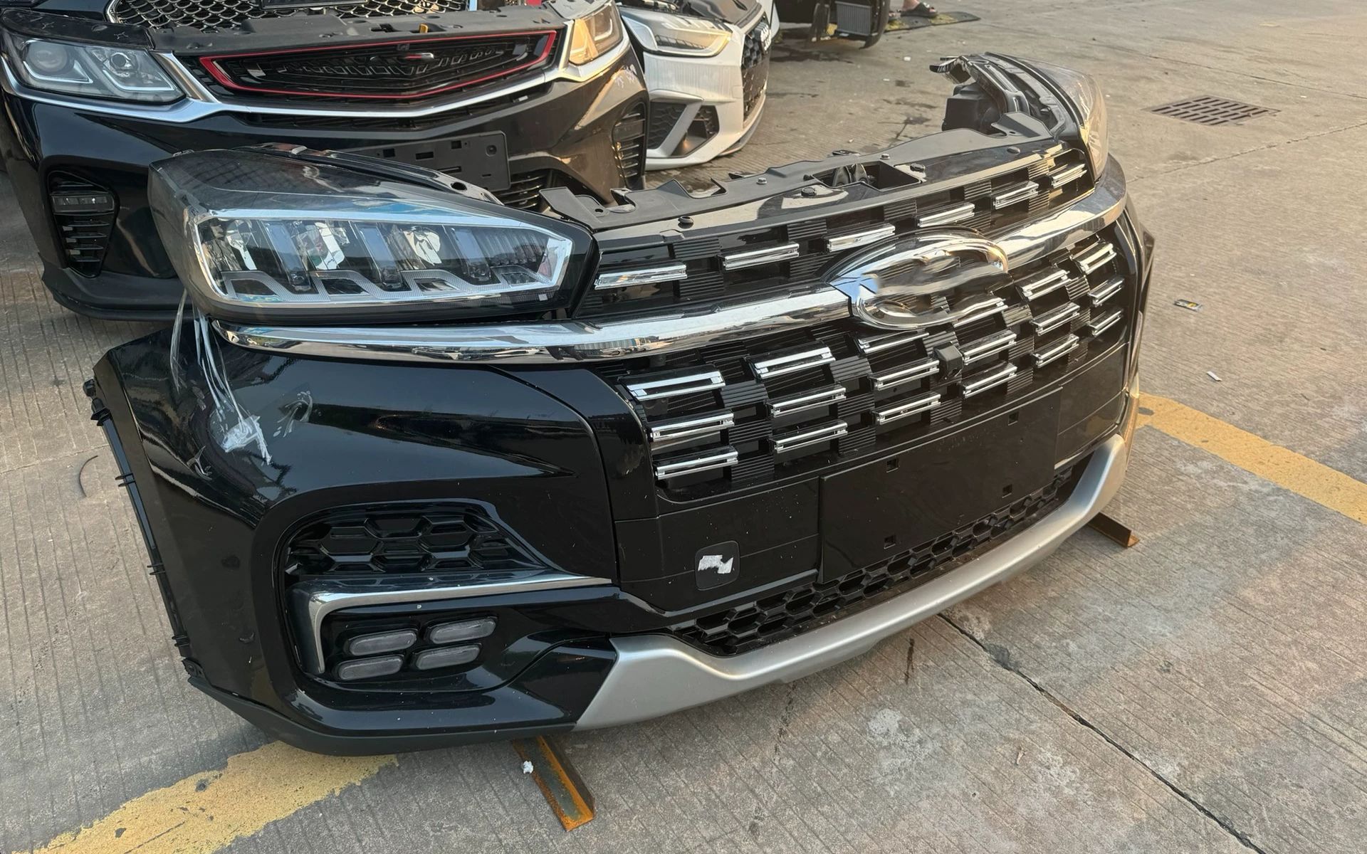 Suitable for Chery Tiggo 8: front bumper, front grille, front nose trim, headlights, hood, and fender