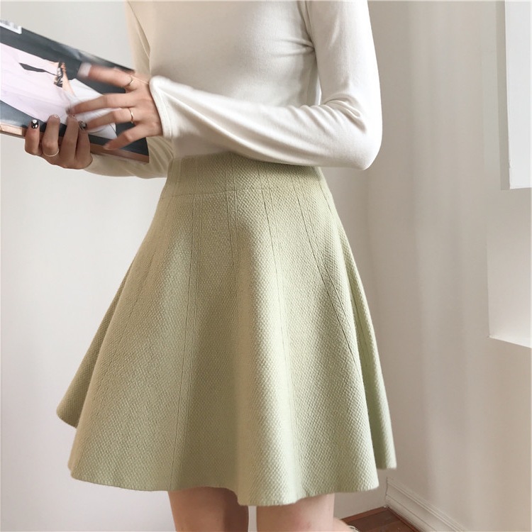 Knitted Skirt for Women in Autumn and Winter, High-Waisted A-Line Umbrella Skirt That Covers the Crotch and Looks Slimming Look, Black Pleated Outer Skirt, Boot Skirt