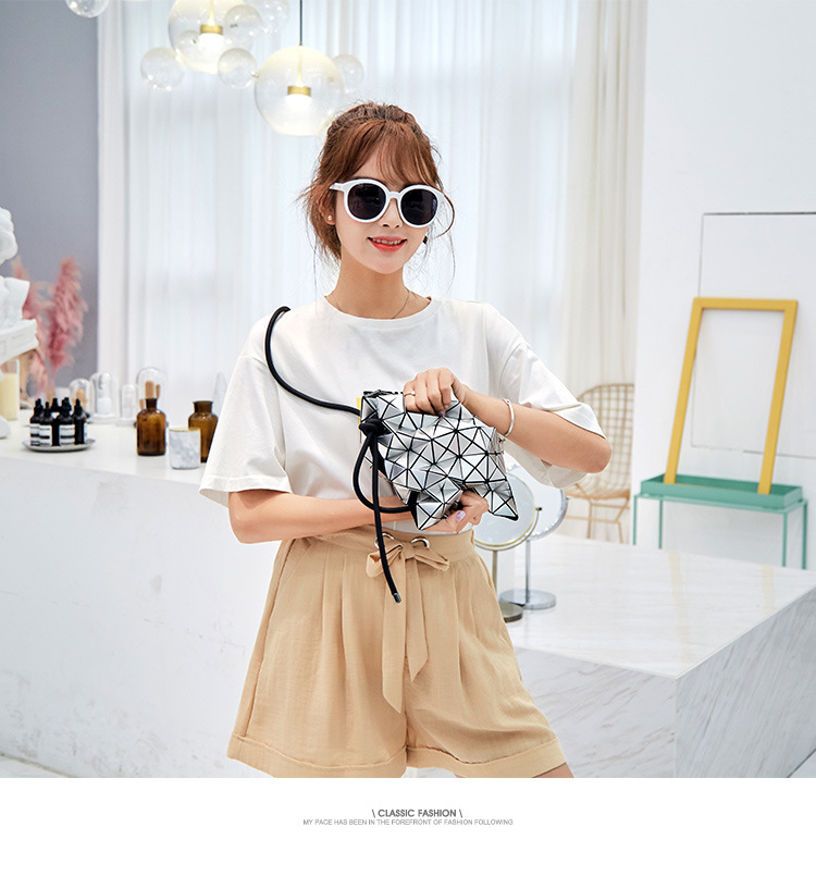 2024 nuova borsa a tracolla giapponese da donna a secchiello con coulisse a spalla in PU brillante con geometria a griglia di diamanti_voghion.com