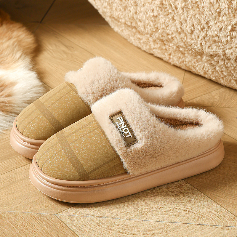 2025 nuevas zapatillas de algodón de alta calidad de invierno para mujeres con una parte inferior gruesa de terciopelo grueso para mantener cálidas parejas de algodón zapatillas de tamaño grande para hombres