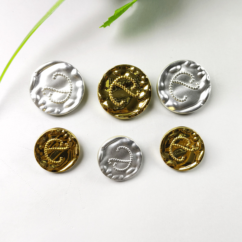 Small Chanel-Style Flat Round Hand-Sewn Buttons, Fashionable and Versatile, High-End Metal Buttons for Knitwear, Jackets, and Outerwear Small Chanel-Style Flat Round Hand-Sewn Buttons, Fashionable and Versatile, High-End Metal Buttons for Knitwear, Jackets, and Outerwear