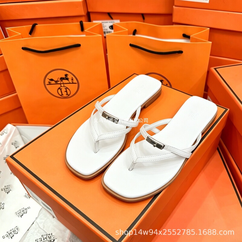 Cross-border 2026 European and American style summer foreign trade new model H-brand flat flip-flops with metal buckle for the Middle East Cross-border 2026 European and American style summer foreign trade new model H-brand flat flip-flops with metal buckle for the Middle East