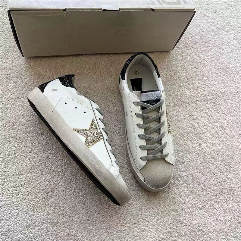 2024 Klassischer koreanischer Star Vintage Small für Frauen, silberner Schwanz mit zunehmendem Höhentrend und schmutziger weißer Schuhtrend_voghion.com