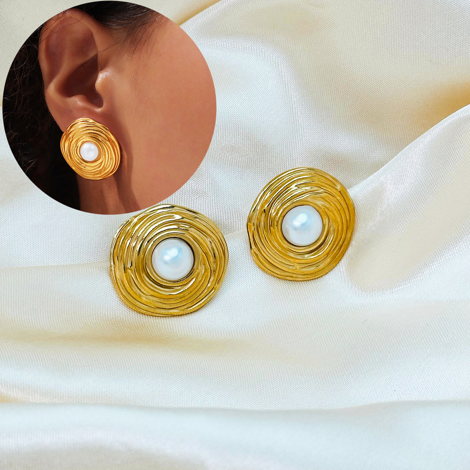 Pendientes de acero inoxidable a rayas cuadradas de tendencia de alta gama transfronteriza europea y americana Pendientes de 18K de lujo ligero para mujer al por mayor