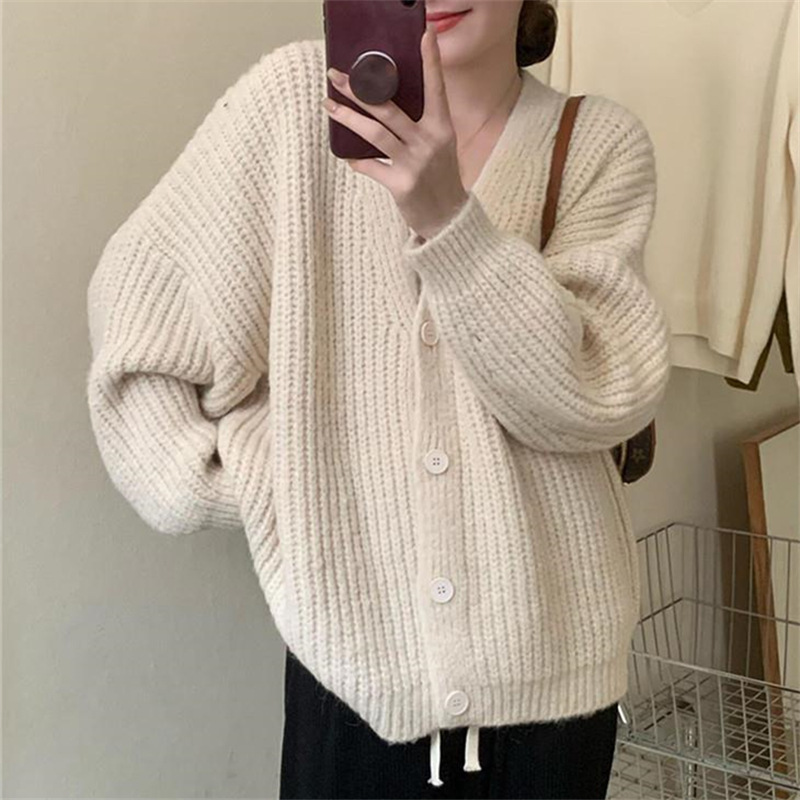 Korean-style casual oversized V-neck sweater cardigan jacket for women, autumn 2026 new plus-size cardigan for women