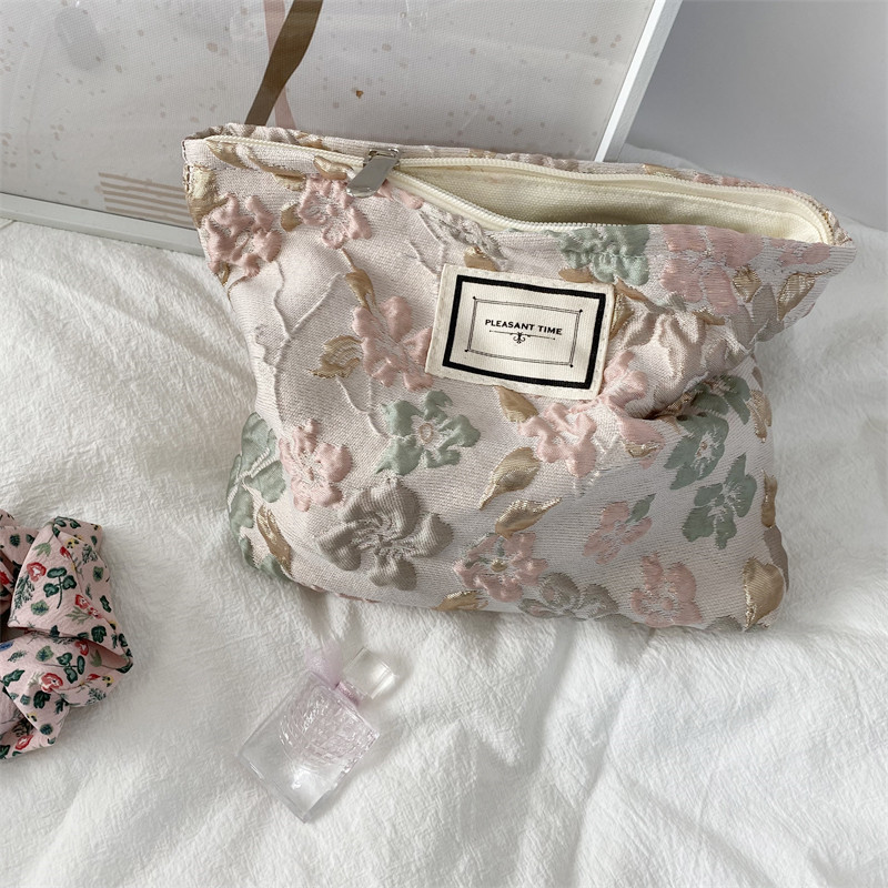 Femmes Toutes Les Saisons Polyester Fleur Style Vintage Carré Fermeture Éclair Trousse De Maquillage display picture 1