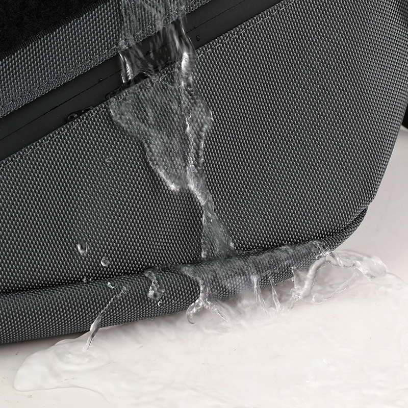 Venta al por mayor transfronteriza 2024 nuevo estilo al aire libre bolso de pecho de nailon ligero para hombres bolso diagonal anti-salpicaduras bolso de hombro de moda marea