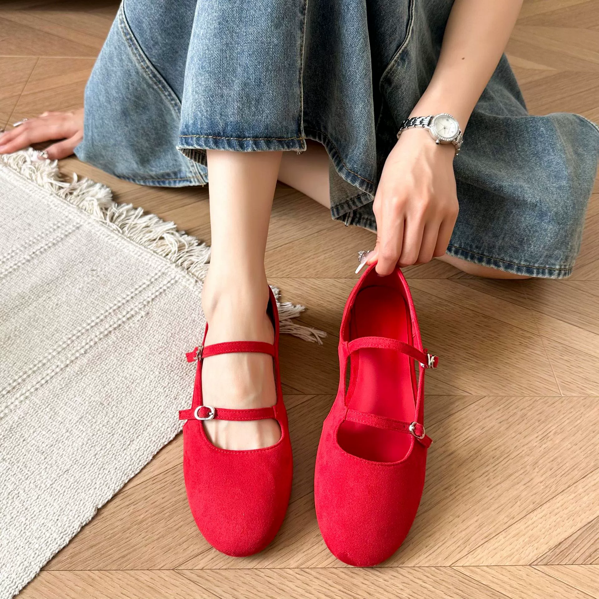 Весенние туфли Мэри Джейн 2025 года, французский ретро-стиль, сказочный дизайн, плоские, с пряжкой и ремешком, повседневные.