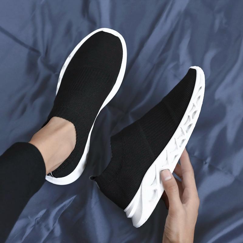 Black spring Korean version, men's shoes, summer running, sports and leisure, one foot lazy socks, trendy shoes_voghion.com