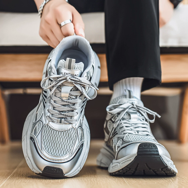 Мужские кроссовки с широким носком и широкой стопой, летняя новинка 2025 года, дышащая сетка, высококачественные универсальные спортивные и повседневные кроссовки в стиле Гонконг.