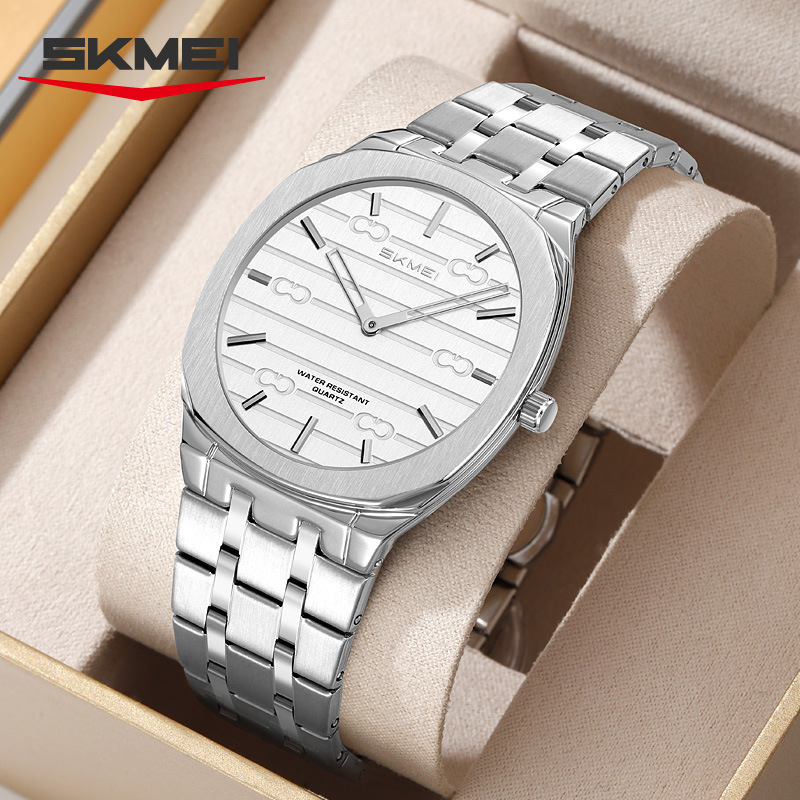 Momento de relojes de negocios para hombres relojes de pulsera transfronterizos de acero impermeable fuente de relojes de cuarzo fábrica al por mayor