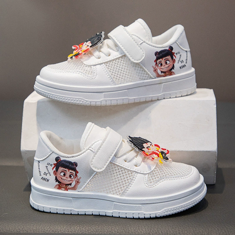 Детские кроссовки для мальчиков и девочек кроссовки летом 2025 новые студенческие маленькие белые ботинки мультяшные детские повседневные ботинки на мягкой подошве