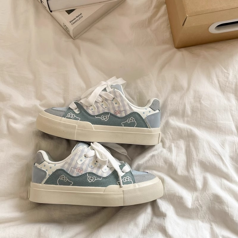 Zapatos de patineta de color transpirables verano y otoño de 2025 nuevos ins estudiantes coreanos zapatos blancos de moda zapatos de pan de mujer