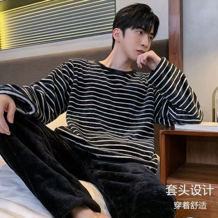 Fábrica de fuente gran cantidad de pedidos de pijamas de hombre otoño y invierno de coral espesaje de dibujos animados de franela conjunto de ropa para el hogar