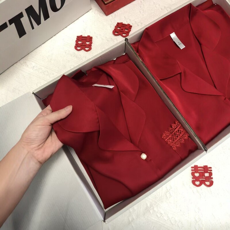 Stiya Ice Silk Couple's Red Embroidered Pajamas Festive Wedding New Year Silk Four Seasons Long Sleeve Comfortable Home Wear Stiya Ice Silk Couple's Red Embroidered Pajamas Festive Wedding New Year Silk Four Seasons Long Sleeve Comfortable Home Wear