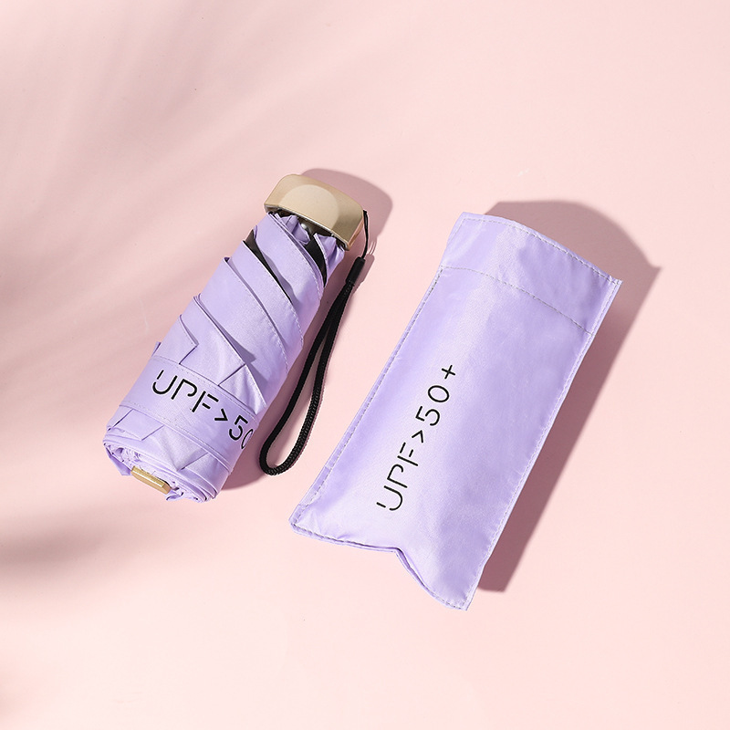 Mayorista gran cantidad de paraguas de cinco plegadas paraguas de sol ligero y pequeño paraguas plegables de bolsillo de vinilo para mujeres