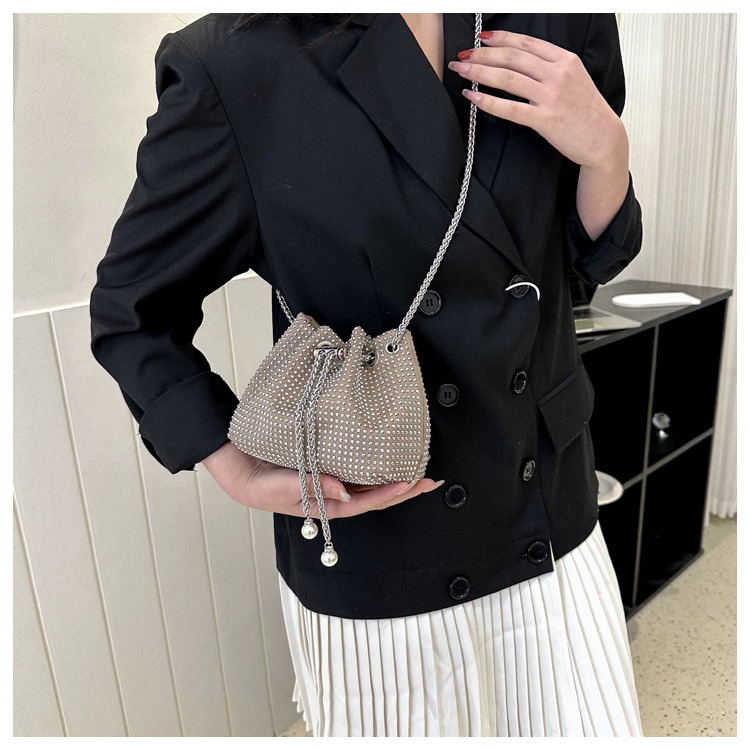 Minimalist Women's Bucket Bag With Diamond Details Single Shoulder_voghion.com