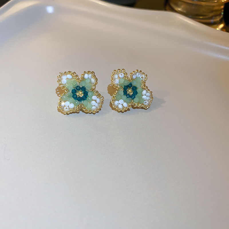 Retro Heart Shape Alloy Inlay Artificial Pearls Womenu0027S Ear Studs 1 Pair