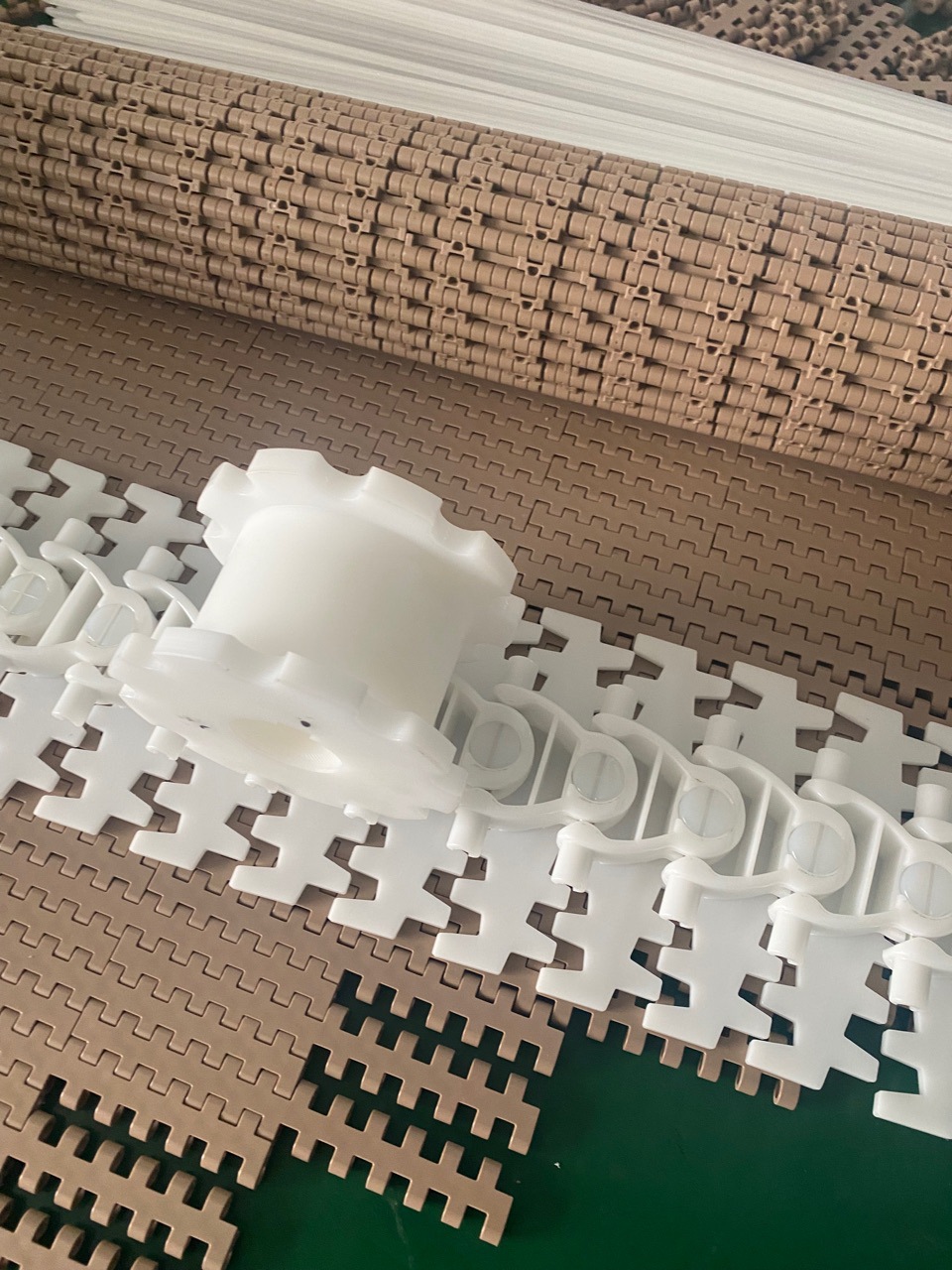 83齿型链 柔性链板源头厂家 工程塑料链板上海厂家