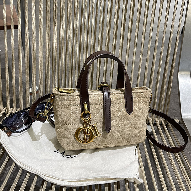 2026 New High-End Diamond Pattern Handbag, Autumn Leopard Print Commuter Crossbody Bag, Cross-Border Bestseller Women's Shoulder Bag 2026 New High-End Diamond Pattern Handbag, Autumn Leopard Print Commuter Crossbody Bag, Cross-Border Bestseller Women's Shoulder Bag