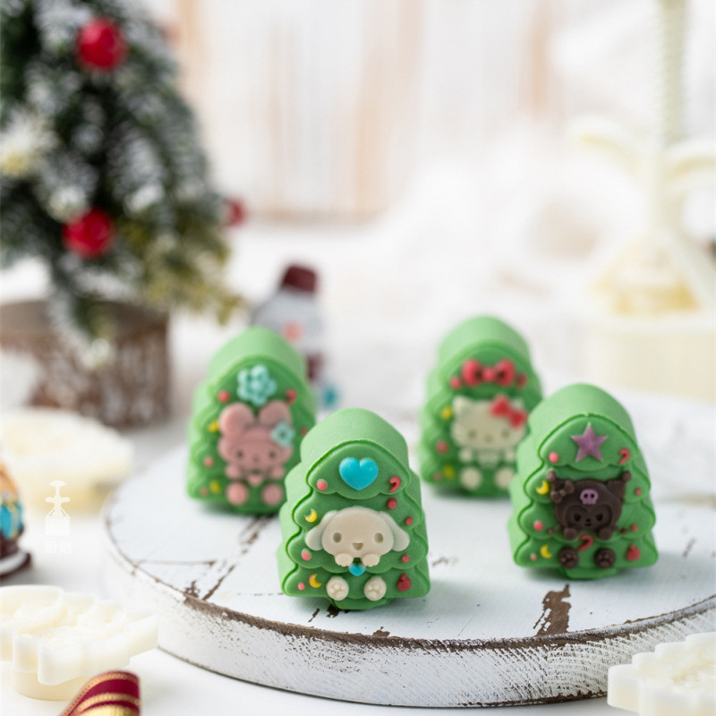 25-30g Christmas tree cake mold Sanrio cartoon hand pressed mung bean cake mooncake mold pineapple crispy tool