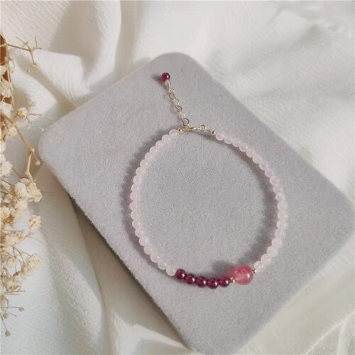 Attracting love fortune strawberry crystal bracelet girls ins niche design pink crystal garnet ultra fine bead good luck 