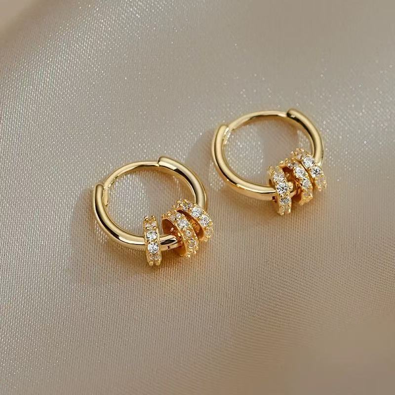 Gold-plated diamond hoop earrings for women, unique design, fashionable and versatile for everyday wear, light luxury with a high-end feel