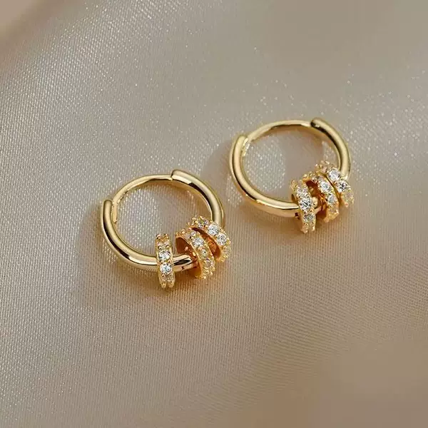 Gold-plated diamond hoop earrings for women, unique design, fashionable and versatile for everyday wear, light luxury with a high-end feel