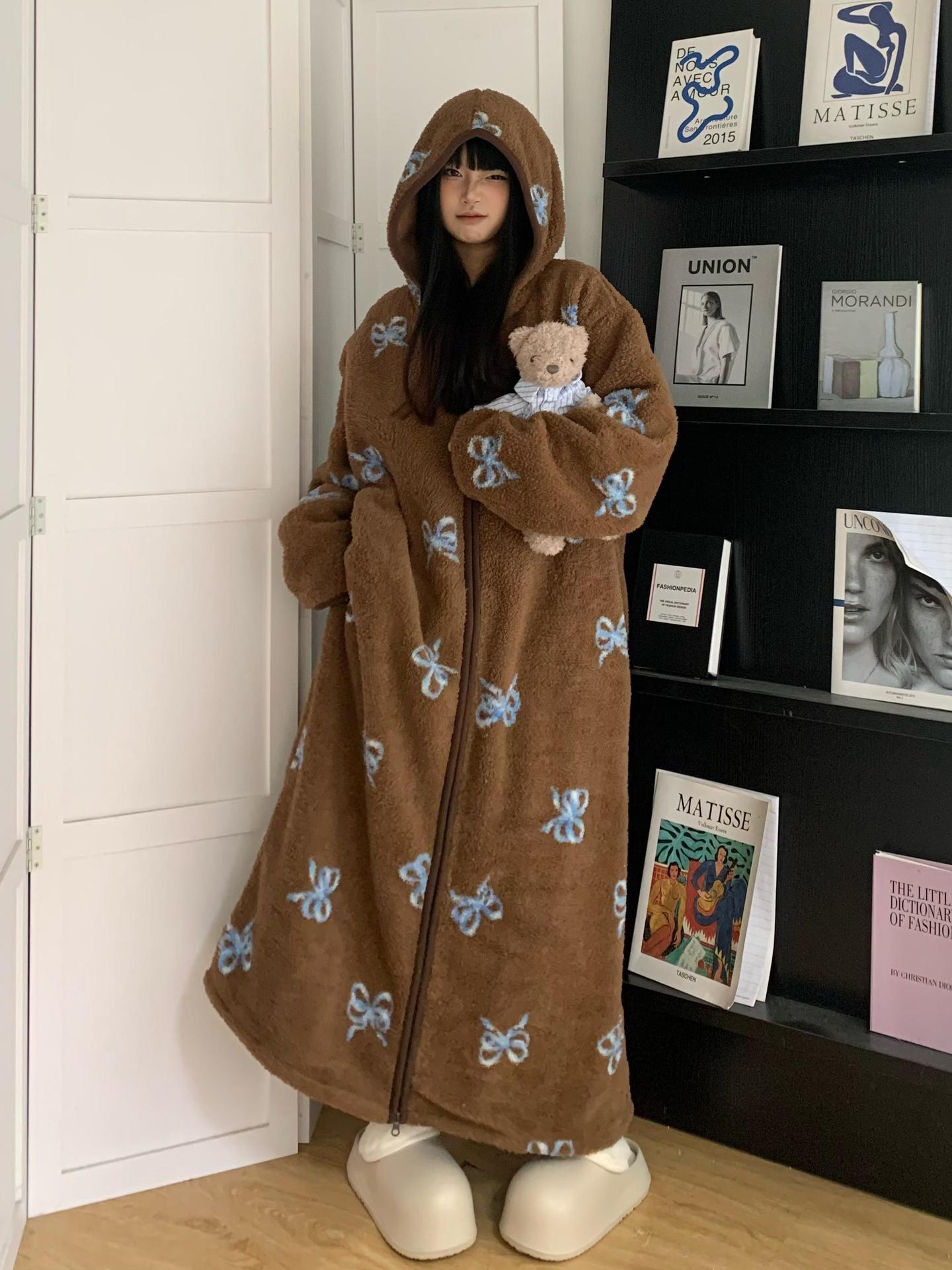 GraceChic GraceChic - Camisón de forro polar coral con estampado de mariposas y flores marrones para otoño e invierno, para mujer, con capucha y felpa, talla grande, para estar en casa_voghion.com