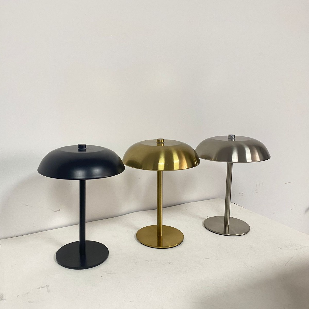 Lámpara nocturna recargable con diseño de hongo y control táctil