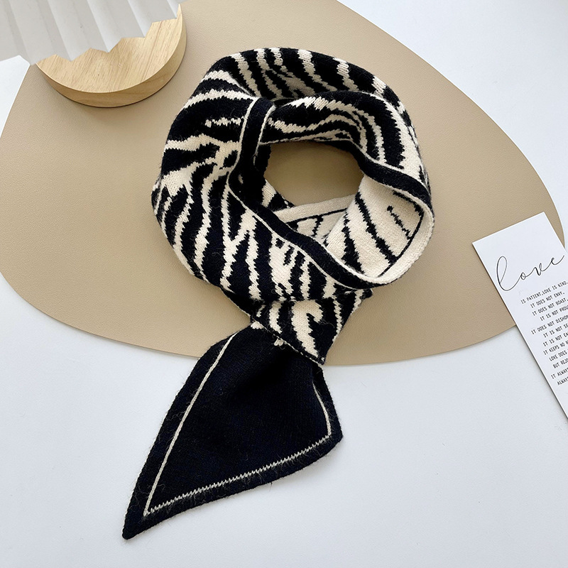 Nuevo tipo de bufandas cruzadas coreanas de otoño y invierno de ajedrez de punto de cuadros perezosos perforación bufandas de cuello